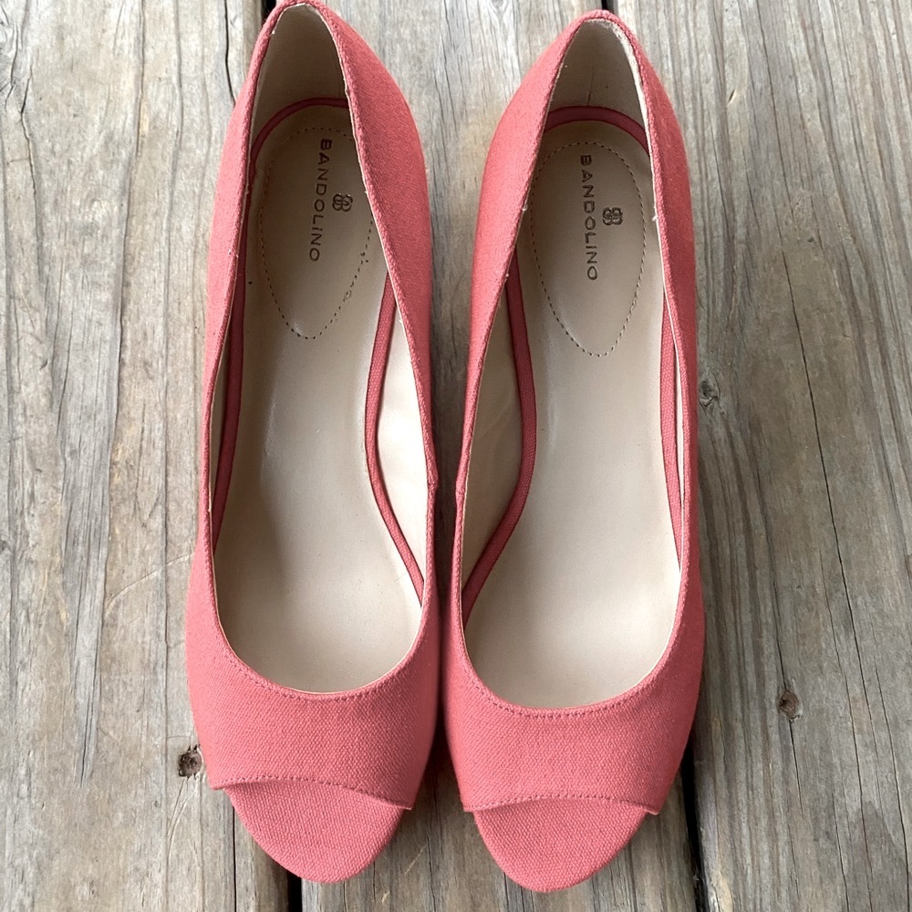 Bandolino Nuri Wedges - Picture 5 of 7
